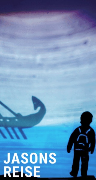 Jasons Reise Bild mit Schatten eines Jungen am Meer