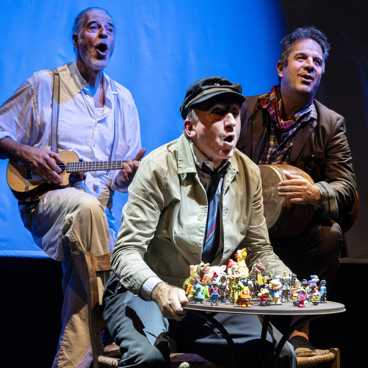 Spieler Michael Bang, Michael Schramm und Hadi Alizadeh machen Musik